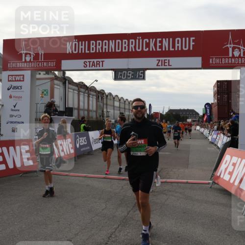 03.10.2025 - Köhlbrandbrückenlauf Julia Fischer http://msf.ph/oto/9029812 03.10.2025 16:09:15 Ziel 7379, 7447, 7501, 7558, 7702, 7822, 7823, 8217, 8348, 8763, 8797, 9019, 9091, 9139, 9216, 9739, 9752 meine-sportfotos.de