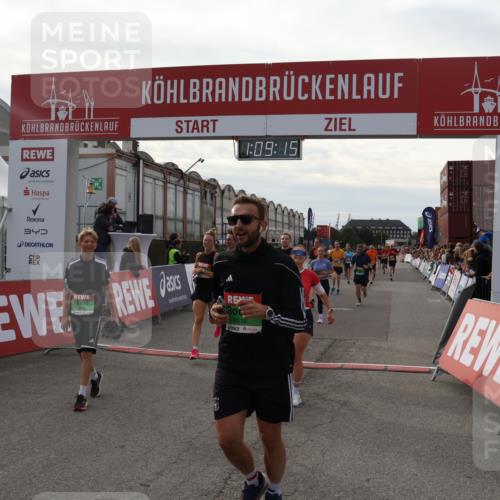 03.10.2025 - Köhlbrandbrückenlauf Julia Fischer http://msf.ph/oto/9029818 03.10.2025 16:09:15 Ziel 7379, 7447, 7501, 7558, 7702, 7822, 7823, 8217, 8348, 8763, 8797, 9019, 9091, 9139, 9216, 9739, 9752 meine-sportfotos.de