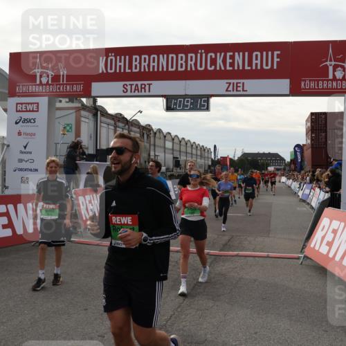 03.10.2025 - Köhlbrandbrückenlauf Julia Fischer http://msf.ph/oto/9029819 03.10.2025 16:09:15 Ziel 7379, 7447, 7501, 7558, 7702, 7822, 7823, 8217, 8348, 8763, 8797, 9019, 9091, 9139, 9216, 9739, 9752 meine-sportfotos.de