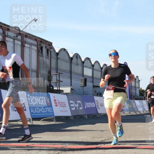 03.10.2025 - Köhlbrandbrückenlauf Luisa Fischer http://msf.ph/oto/9029828 03.10.2025 13:03:16 Ziel 4085, 4208, 4268, 4856, 5048, 5063, 6279, 6612, 6722, 6784 meine-sportfotos.de