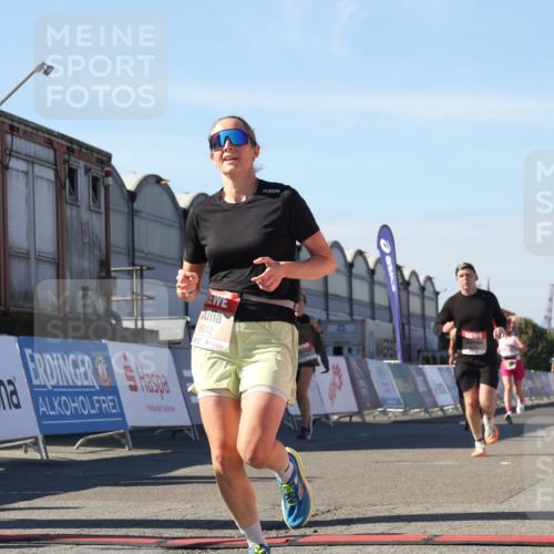 03.10.2025 - Köhlbrandbrückenlauf Luisa Fischer http://msf.ph/oto/9029837 03.10.2025 13:03:17 Ziel 4085, 4208, 4268, 4283, 4856, 5048, 5063, 6279, 6612, 6722, 6784 meine-sportfotos.de