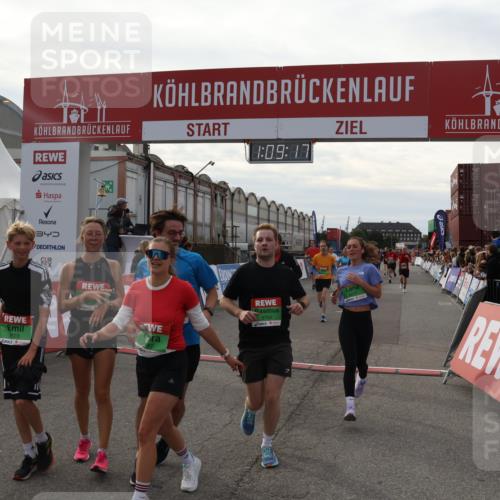 03.10.2025 - Köhlbrandbrückenlauf Julia Fischer http://msf.ph/oto/9029844 03.10.2025 16:09:17 Ziel 7379, 7447, 7501, 7558, 7702, 7822, 7823, 8217, 8348, 8763, 8797, 9019, 9091, 9139, 9151, 9216, 9334, 9739, 9752, 9753 meine-sportfotos.de