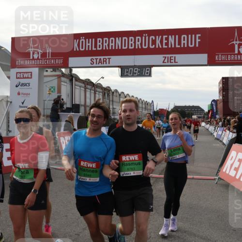 03.10.2025 - Köhlbrandbrückenlauf Julia Fischer http://msf.ph/oto/9029853 03.10.2025 16:09:18 Ziel 7379, 7395, 7447, 7558, 7702, 7822, 7823, 8217, 8348, 8541, 8763, 8797, 9019, 9091, 9139, 9151, 9216, 9334, 9739, 9752, 9753 meine-sportfotos.de