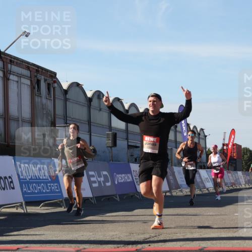 03.10.2025 - Köhlbrandbrückenlauf Luisa Fischer http://msf.ph/oto/9029859 03.10.2025 13:03:18 Ziel 4085, 4208, 4268, 4283, 4856, 5048, 5063, 6279, 6612, 6722, 6784 meine-sportfotos.de