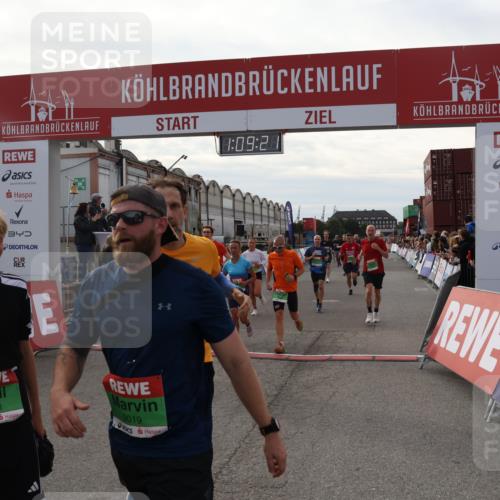 03.10.2025 - Köhlbrandbrückenlauf Julia Fischer http://msf.ph/oto/9029889 03.10.2025 16:09:21 Ziel 7395, 7447, 7558, 7702, 7822, 7823, 8217, 8348, 8541, 8763, 8797, 8823, 9019, 9091, 9151, 9216, 9334, 9470, 9739, 9752, 9753 meine-sportfotos.de