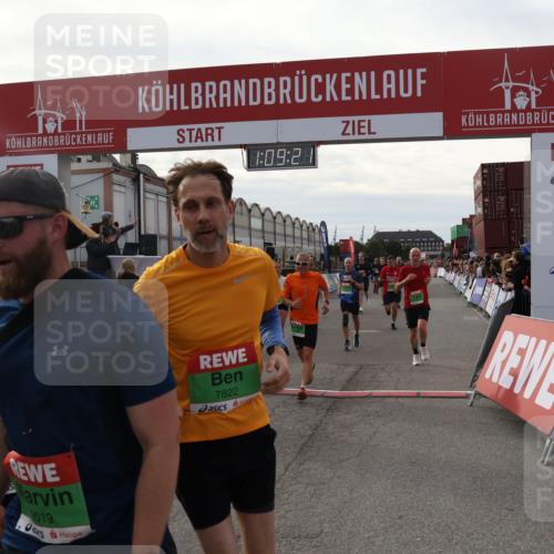 03.10.2025 - Köhlbrandbrückenlauf Julia Fischer http://msf.ph/oto/9029892 03.10.2025 16:09:21 Ziel 7395, 7447, 7558, 7702, 7822, 7823, 8217, 8348, 8541, 8763, 8797, 8823, 9019, 9091, 9151, 9216, 9334, 9470, 9739, 9752, 9753 meine-sportfotos.de