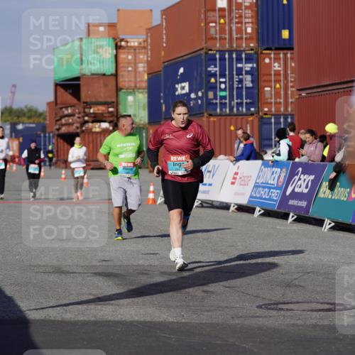 03.10.2025 - Köhlbrandbrückenlauf Michael Burmester http://msf.ph/oto/9029901 03.10.2025 10:35:04 Ziel 1728, 1750, 2667, 3588 meine-sportfotos.de