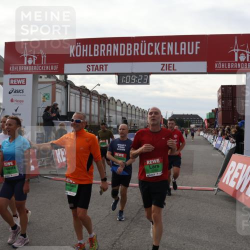 03.10.2025 - Köhlbrandbrückenlauf Julia Fischer http://msf.ph/oto/9029903 03.10.2025 16:09:24 Ziel 7345, 7395, 7447, 7558, 7702, 7822, 8217, 8348, 8541, 8763, 8788, 8797, 8823, 9019, 9091, 9151, 9334, 9470, 9739, 9752, 9753 meine-sportfotos.de