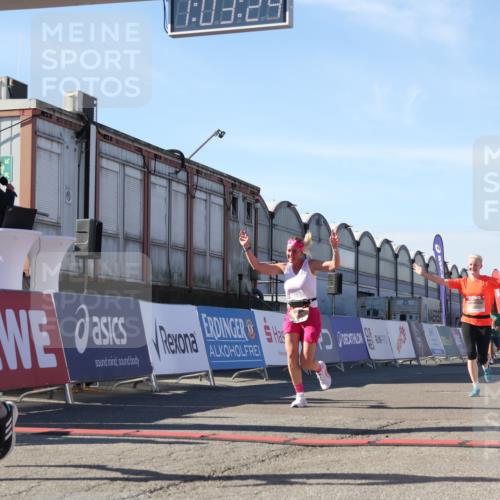 03.10.2025 - Köhlbrandbrückenlauf Luisa Fischer http://msf.ph/oto/9029910 03.10.2025 13:03:23 Ziel 4085, 4208, 4225, 4268, 4283, 4300, 4454, 4856, 5048, 5063, 6207, 6279, 6612, 6632, 6722, 6784 meine-sportfotos.de