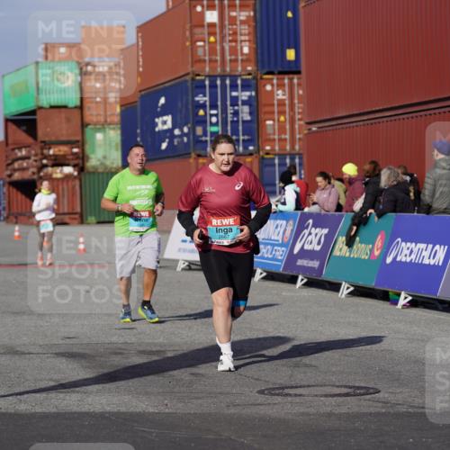 03.10.2025 - Köhlbrandbrückenlauf Michael Burmester http://msf.ph/oto/9029913 03.10.2025 10:35:05 Ziel 1728, 1750, 2667, 3588 meine-sportfotos.de