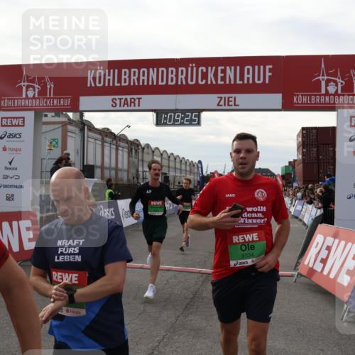 03.10.2025 - Köhlbrandbrückenlauf Julia Fischer http://msf.ph/oto/9029924 03.10.2025 16:09:25 Ziel 7345, 7395, 7447, 7558, 7702, 7822, 8217, 8348, 8541, 8763, 8788, 8823, 9019, 9091, 9151, 9334, 9470, 9752, 9753 meine-sportfotos.de