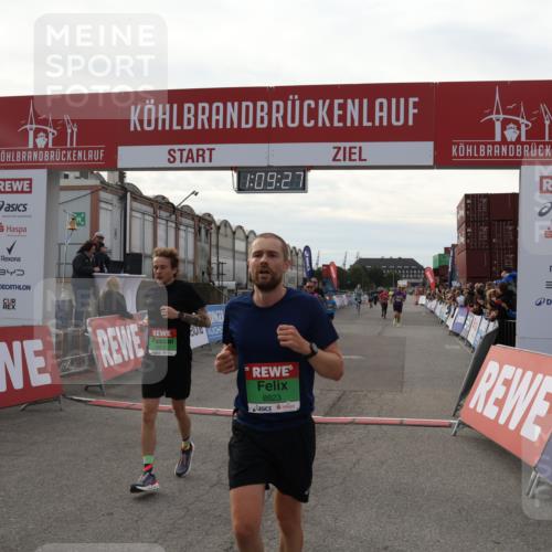 03.10.2025 - Köhlbrandbrückenlauf Julia Fischer http://msf.ph/oto/9029940 03.10.2025 16:09:27 Ziel 7345, 7395, 7447, 7558, 7609, 7702, 7822, 8541, 8788, 8823, 9019, 9151, 9334, 9410, 9470, 9752, 9753 meine-sportfotos.de