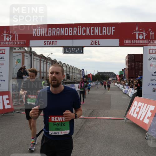 03.10.2025 - Köhlbrandbrückenlauf Julia Fischer http://msf.ph/oto/9029946 03.10.2025 16:09:27 Ziel 7345, 7395, 7447, 7558, 7609, 7702, 7822, 8541, 8788, 8823, 9019, 9151, 9334, 9410, 9470, 9752, 9753 meine-sportfotos.de