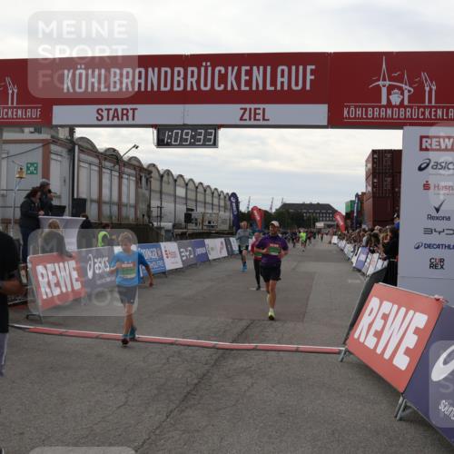 03.10.2025 - Köhlbrandbrückenlauf Julia Fischer http://msf.ph/oto/9029950 03.10.2025 16:09:33 Ziel 7345, 7395, 7609, 8541, 8788, 8823, 8984, 9334, 9410, 9419, 9470 meine-sportfotos.de
