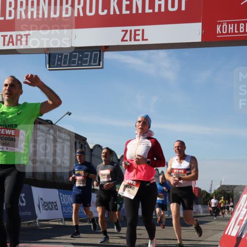 03.10.2025 - Köhlbrandbrückenlauf Luisa Fischer http://msf.ph/oto/9029973 03.10.2025 13:03:29 Ziel 4214, 4225, 4252, 4268, 4283, 4300, 4454, 4507, 5063, 5707, 6194, 6207, 6632 meine-sportfotos.de