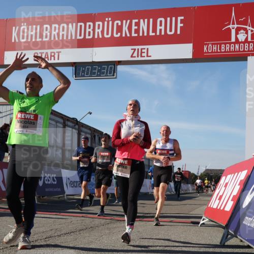 03.10.2025 - Köhlbrandbrückenlauf Luisa Fischer http://msf.ph/oto/9029978 03.10.2025 13:03:29 Ziel 4214, 4225, 4252, 4268, 4283, 4300, 4454, 4507, 5063, 5707, 6194, 6207, 6632 meine-sportfotos.de