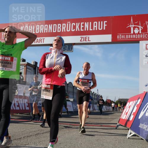 03.10.2025 - Köhlbrandbrückenlauf Luisa Fischer http://msf.ph/oto/9029988 03.10.2025 13:03:29 Ziel 4214, 4225, 4252, 4268, 4283, 4300, 4454, 4507, 5063, 5707, 6194, 6207, 6632 meine-sportfotos.de
