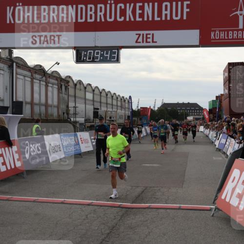 03.10.2025 - Köhlbrandbrückenlauf Julia Fischer http://msf.ph/oto/9030001 03.10.2025 16:09:43 Ziel 8814, 8826, 8834, 8984, 9024, 9150, 9301, 9410, 9419, 9567, 9748 meine-sportfotos.de