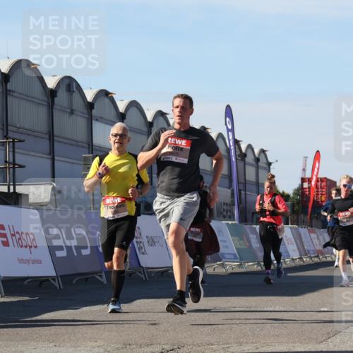 03.10.2025 - Köhlbrandbrückenlauf Luisa Fischer http://msf.ph/oto/9030023 03.10.2025 13:03:37 Ziel 4063, 4214, 4252, 4274, 4300, 4422, 4454, 4507, 5639, 5707, 5799, 6025, 6194, 6207 meine-sportfotos.de