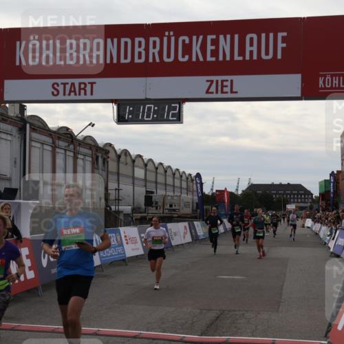 03.10.2025 - Köhlbrandbrückenlauf Julia Fischer http://msf.ph/oto/9030024 03.10.2025 16:10:13 Ziel 7273, 7437, 7528, 7529, 7753, 7764, 8882, 8932, 8989, 9090, 9323, 9347, 9348, 9349, 9458, 9601 meine-sportfotos.de