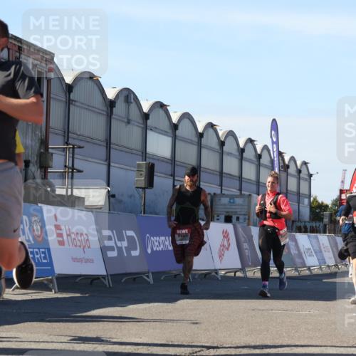 03.10.2025 - Köhlbrandbrückenlauf Luisa Fischer http://msf.ph/oto/9030043 03.10.2025 13:03:39 Ziel 4063, 4214, 4252, 4274, 4300, 4422, 4507, 5639, 5707, 5799, 6025, 6194, 6207 meine-sportfotos.de
