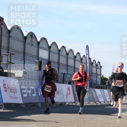 03.10.2025 - Köhlbrandbrückenlauf Luisa Fischer http://msf.ph/oto/9030049 03.10.2025 13:03:39 Ziel 4063, 4214, 4252, 4274, 4300, 4422, 4507, 5639, 5707, 5799, 6025, 6194, 6207 meine-sportfotos.de