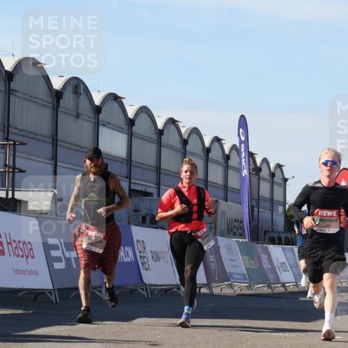 03.10.2025 - Köhlbrandbrückenlauf Luisa Fischer http://msf.ph/oto/9030058 03.10.2025 13:03:40 Ziel 4063, 4214, 4252, 4274, 4422, 4507, 5639, 5707, 5799, 6025, 6194 meine-sportfotos.de