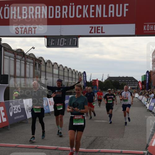03.10.2025 - Köhlbrandbrückenlauf Julia Fischer http://msf.ph/oto/9030062 03.10.2025 16:10:18 Ziel 7139, 7217, 7304, 7421, 7437, 7528, 7529, 7764, 8882, 8932, 8989, 9323, 9347, 9348, 9349, 9458 meine-sportfotos.de