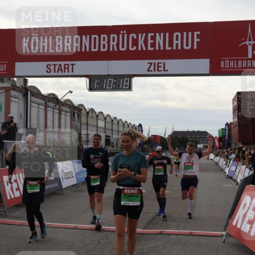 03.10.2025 - Köhlbrandbrückenlauf Julia Fischer http://msf.ph/oto/9030076 03.10.2025 16:10:19 Ziel 7139, 7217, 7304, 7421, 7437, 7528, 7764, 8932, 8989, 9323, 9347, 9348, 9349, 9458 meine-sportfotos.de
