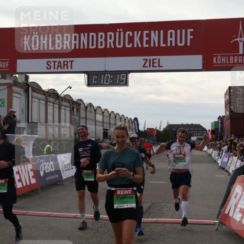 03.10.2025 - Köhlbrandbrückenlauf Julia Fischer http://msf.ph/oto/9030085 03.10.2025 16:10:20 Ziel 7139, 7217, 7304, 7421, 7437, 7764, 8097, 8932, 8989, 9347, 9348, 9349, 9458, 9542 meine-sportfotos.de