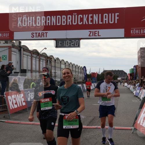 03.10.2025 - Köhlbrandbrückenlauf Julia Fischer http://msf.ph/oto/9030091 03.10.2025 16:10:20 Ziel 7139, 7217, 7304, 7421, 7437, 7764, 8097, 8932, 8989, 9347, 9348, 9349, 9458, 9542 meine-sportfotos.de