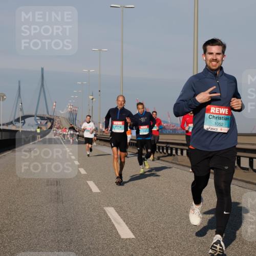 03.10.2025 - Köhlbrandbrückenlauf Fabian Wolf http://msf.ph/oto/9030099 03.10.2025 09:44:45 Position 3 1052 meine-sportfotos.de