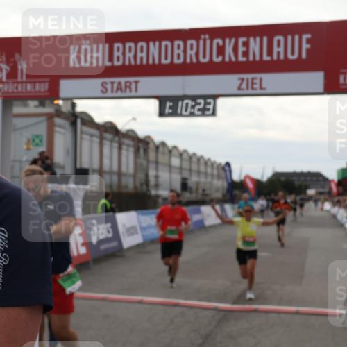 03.10.2025 - Köhlbrandbrückenlauf Julia Fischer http://msf.ph/oto/9030109 03.10.2025 16:10:24 Ziel 7139, 7217, 7304, 7421, 7648, 8097, 8932, 8989, 9347, 9348, 9349, 9542 meine-sportfotos.de
