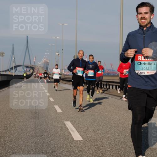 03.10.2025 - Köhlbrandbrückenlauf Fabian Wolf http://msf.ph/oto/9030110 03.10.2025 09:44:46 Position 3 1052 meine-sportfotos.de