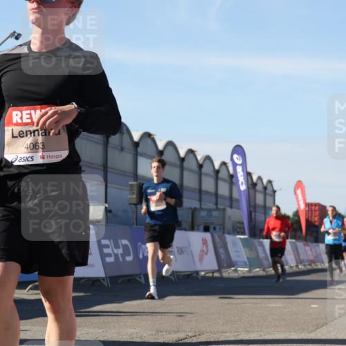 03.10.2025 - Köhlbrandbrückenlauf Luisa Fischer http://msf.ph/oto/9030111 03.10.2025 13:03:44 Ziel 4063, 4274, 4322, 4422, 5639, 5799, 6025, 6341, 6706 meine-sportfotos.de