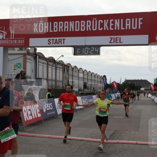03.10.2025 - Köhlbrandbrückenlauf Julia Fischer http://msf.ph/oto/9030115 03.10.2025 16:10:25 Ziel 7139, 7217, 7304, 7421, 7648, 8097, 8932, 8989, 9347, 9348, 9349, 9542 meine-sportfotos.de