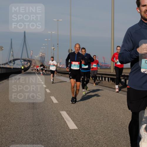 03.10.2025 - Köhlbrandbrückenlauf Fabian Wolf http://msf.ph/oto/9030119 03.10.2025 09:44:46 Position 3 1102, 1052 meine-sportfotos.de