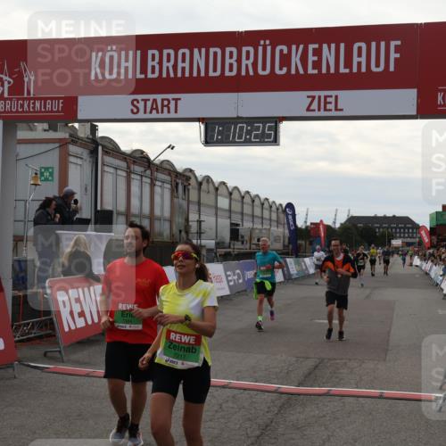03.10.2025 - Köhlbrandbrückenlauf Julia Fischer http://msf.ph/oto/9030128 03.10.2025 16:10:26 Ziel 7139, 7217, 7304, 7384, 7385, 7421, 7648, 8097, 8932, 8989, 9347, 9348, 9349, 9542 meine-sportfotos.de