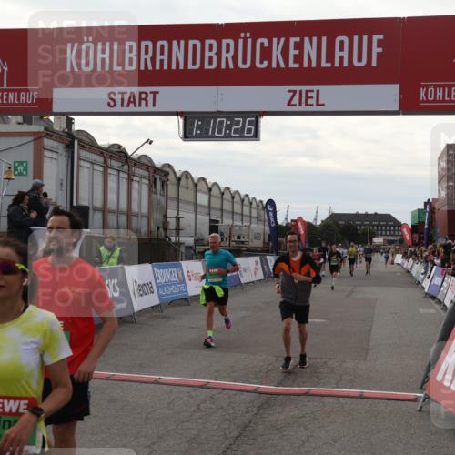 03.10.2025 - Köhlbrandbrückenlauf Julia Fischer http://msf.ph/oto/9030131 03.10.2025 16:10:26 Ziel 7139, 7217, 7304, 7384, 7385, 7421, 7648, 8097, 8932, 8989, 9347, 9348, 9349, 9542 meine-sportfotos.de