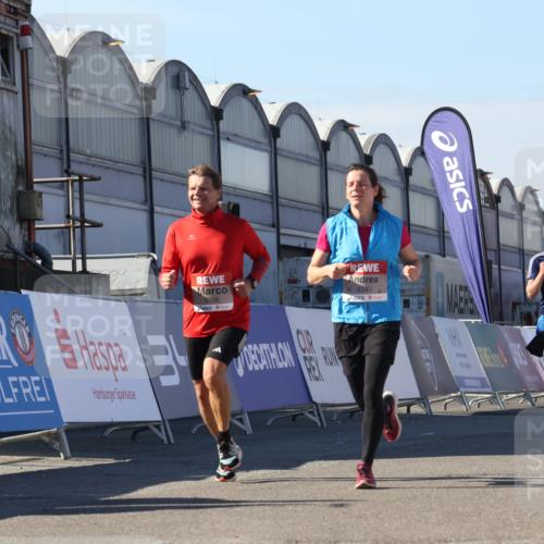 03.10.2025 - Köhlbrandbrückenlauf Luisa Fischer http://msf.ph/oto/9030158 03.10.2025 13:03:47 Ziel 4063, 4274, 4322, 4422, 5414, 5639, 5799, 6025, 6341, 6706 meine-sportfotos.de