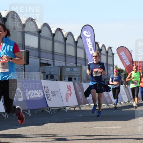 03.10.2025 - Köhlbrandbrückenlauf Luisa Fischer http://msf.ph/oto/9030170 03.10.2025 13:03:48 Ziel 4063, 4274, 4322, 4422, 5414, 5639, 5799, 6025, 6341, 6706 meine-sportfotos.de