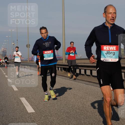 03.10.2025 - Köhlbrandbrückenlauf Fabian Wolf http://msf.ph/oto/9030185 03.10.2025 09:44:48 Position 3 50, 3836, 1102 meine-sportfotos.de