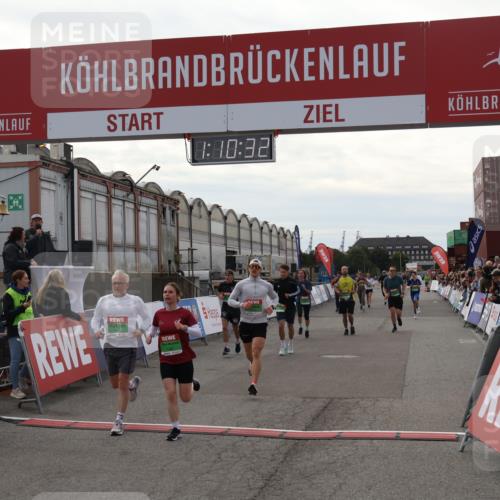 03.10.2025 - Köhlbrandbrückenlauf Julia Fischer http://msf.ph/oto/9030193 03.10.2025 16:10:33 Ziel 7112, 7126, 7217, 7304, 7384, 7385, 7543, 7562, 7648, 7844, 8097, 8153, 8798, 9542, 9652 meine-sportfotos.de