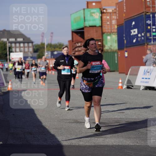 03.10.2025 - Köhlbrandbrückenlauf Michael Burmester http://msf.ph/oto/9030197 03.10.2025 10:35:25 Ziel 2232, 2755, 2936 meine-sportfotos.de