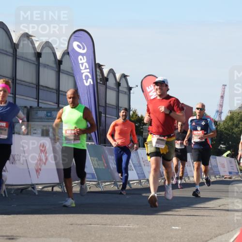 03.10.2025 - Köhlbrandbrückenlauf Luisa Fischer http://msf.ph/oto/9030205 03.10.2025 13:03:51 Ziel 4063, 4127, 4274, 4322, 5098, 5414, 5447, 5639, 6315, 6341, 6706 meine-sportfotos.de