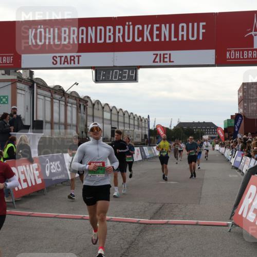 03.10.2025 - Köhlbrandbrückenlauf Julia Fischer http://msf.ph/oto/9030210 03.10.2025 16:10:35 Ziel 7112, 7126, 7384, 7385, 7543, 7552, 7562, 7648, 7844, 8097, 8153, 8798, 8950, 9542, 9652 meine-sportfotos.de