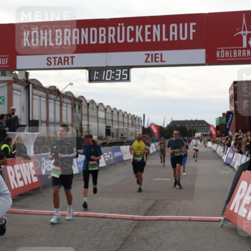 03.10.2025 - Köhlbrandbrückenlauf Julia Fischer http://msf.ph/oto/9030219 03.10.2025 16:10:36 Ziel 7112, 7126, 7384, 7385, 7534, 7543, 7552, 7562, 7648, 7844, 8097, 8153, 8798, 8950, 9542, 9652 meine-sportfotos.de
