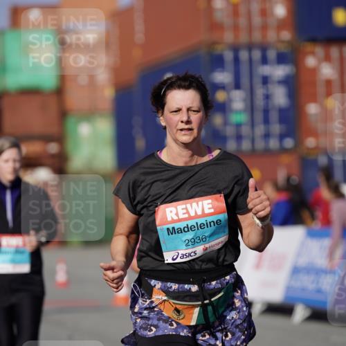 03.10.2025 - Köhlbrandbrückenlauf Michael Burmester http://msf.ph/oto/9030222 03.10.2025 10:35:27 Ziel 2232, 2755, 2924, 2936 meine-sportfotos.de
