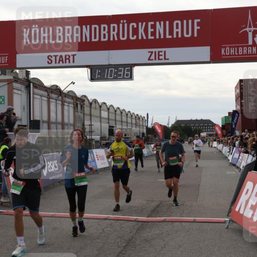 03.10.2025 - Köhlbrandbrückenlauf Julia Fischer http://msf.ph/oto/9030233 03.10.2025 16:10:37 Ziel 7112, 7126, 7384, 7385, 7534, 7543, 7549, 7552, 7562, 7648, 7844, 8153, 8798, 8950, 9652 meine-sportfotos.de