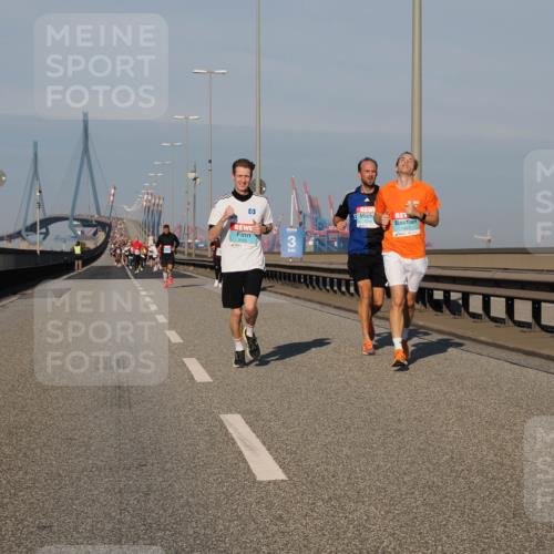 03.10.2025 - Köhlbrandbrückenlauf Fabian Wolf http://msf.ph/oto/9030251 03.10.2025 09:44:51 Position 3 3155, 1423 meine-sportfotos.de